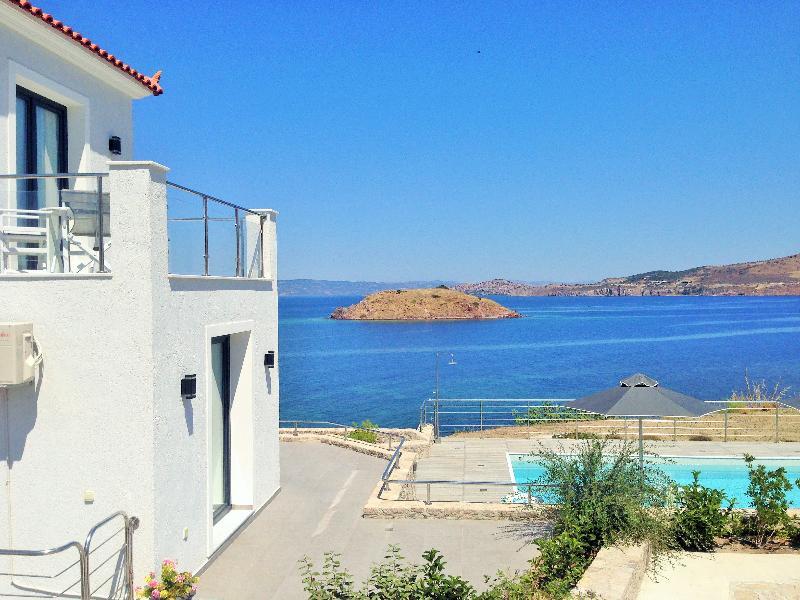 Eleia Seafront Rooms & Villas Petra  Luaran gambar